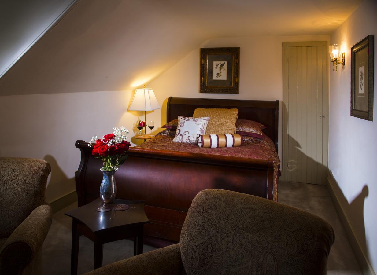 Queen Suite with Spa Shower